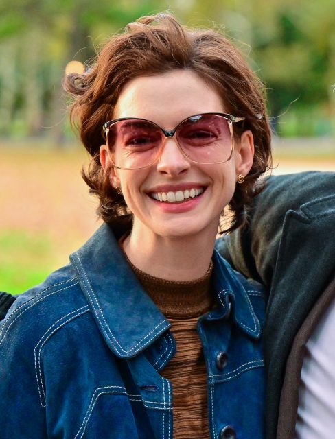 Anne Hathaway不再是《穿Prada的惡魔》中的長髮Andy了！最新短髮造型成復古靈感