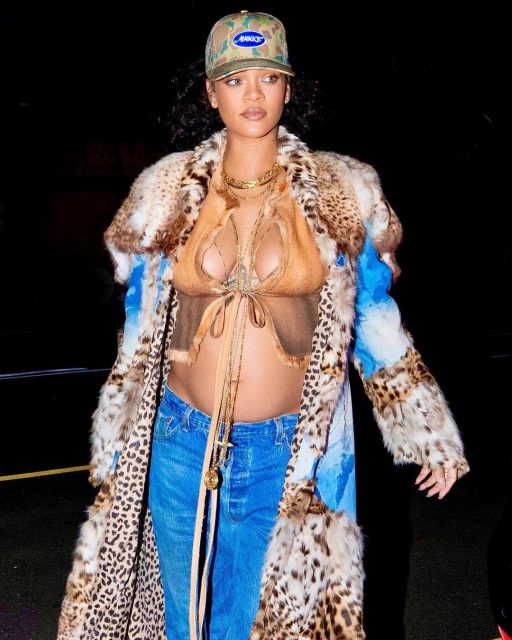 Style File：從舞台到平日造型的「Rihanna」式穿衣之道，回顧這位世界巨星的百變時尚