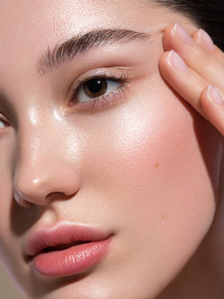 打破敏感肌膚的化妝迷思：了解面部泛紅及刺激時的護膚及化妝必備指南