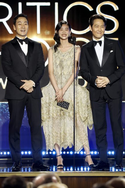 HoYeon Jung in Louis Vuitton at 2022 Critics' Choice Awards: Photos – WWD