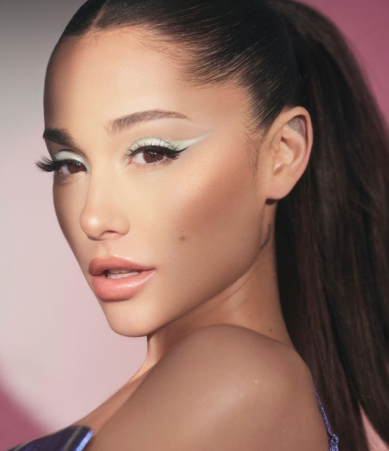 Ariana Grande的美容程序！分享護膚、化妝、Wellness的心得