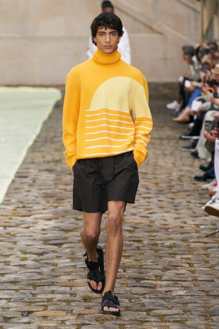 Hermès 夏日療癒的雪糕色調，以男性溫柔來感受地中海的歡樂世界｜Spring 2023 Menswear