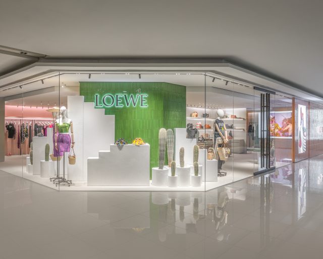 Casa Loewe 旗艦店正式登陸香港 ，完美感受時裝與藝術的雙互關係