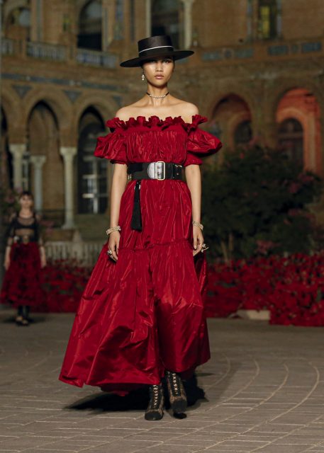 Dior 探索西班牙塞維利亞文化，向 Flamenco 的熱情之魅致敬｜Cruise 2023