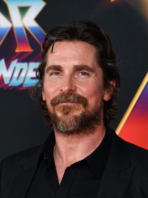 從最經典「蝙蝠俠」到《雷神奇俠4》大反派，細數 Christian Bale 歷年來出演的8部經典電影