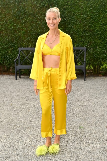 今夏「睡衣套裝」成為大熱？ 從 Gwyneth Paltrow 親身示範的夏日 Pajamas 造型，尋找睡衣穿搭靈感！