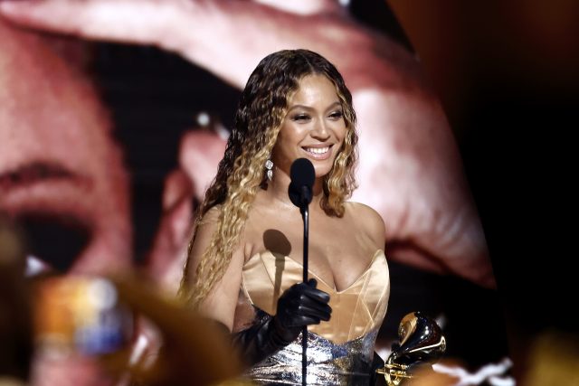 格林美獎2023｜完整得獎名單：Beyoncé 累計32獎書寫格林美新歷史 「最佳製作」Lizzo表白偶像「我曾逃學去看你的演出！」