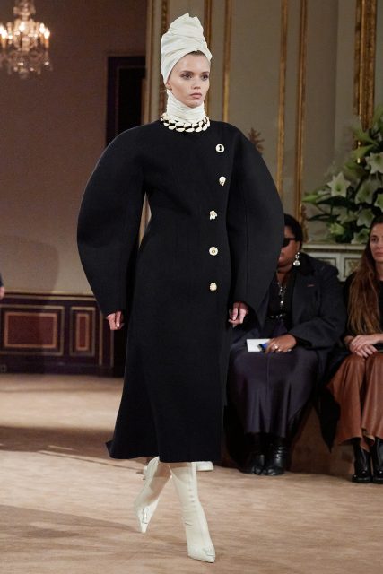5 Things To Know About Schiaparelli’s First Ready-To-Wear Runway Show For Autumn/Winter 2023