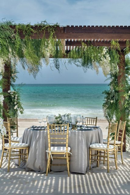 2023 海邊婚禮地點推薦｜盤點7個世界上最夢幻的海邊婚禮地點！