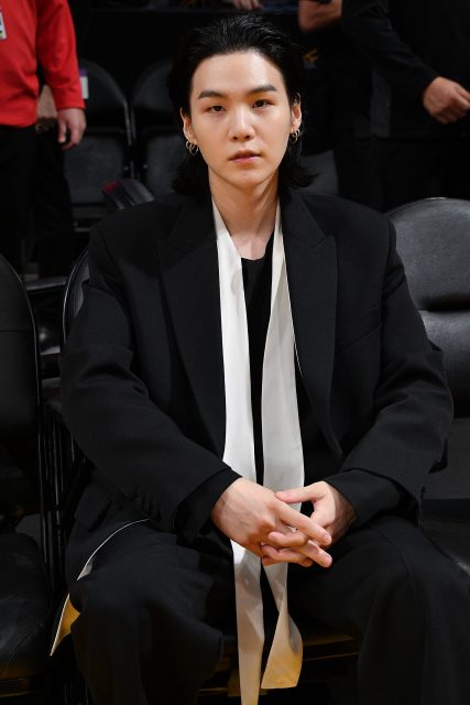 BTS SUGA擔任NBA全球大使！更釋出《D-DAY》專輯中與IU合作的新曲《People Pt.2》