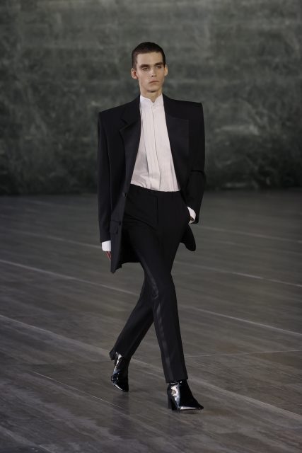 Anthony Vaccarello 顛覆傳統性別穿著規則，定義新時代的YSL男性｜Spring/Summer 2024 Menswear