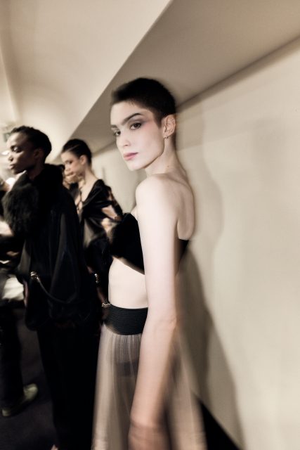 Giorgio Armani 2023女裝秋冬系列：解鎖私密、微妙之美