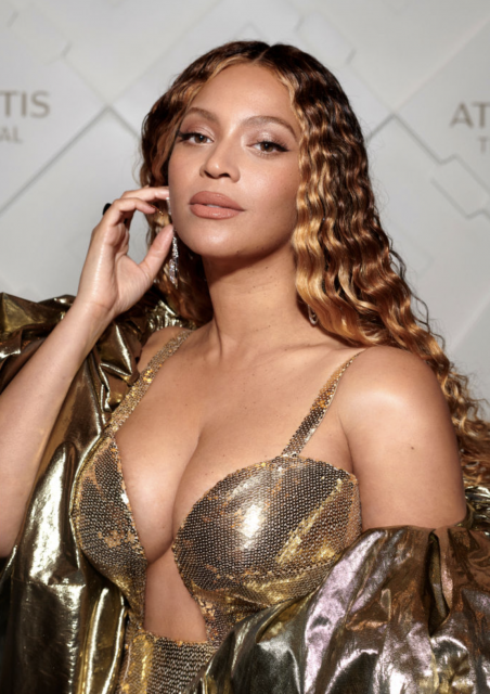 Beyoncé踏入42歲 重溫她10個不同時期的標誌性美容造型！