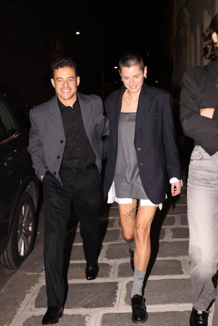 最新時尚名人情侶誕生！Emma Corrin 和 Rami Malek 在時裝周上以時尚方式宣布了二人的戀愛關係⋯⋯？