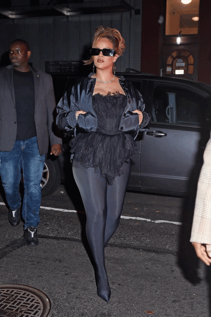Rihanna頻繁上腳Balenciaga Pantaboots，褲靴在今個秋冬持續升溫！