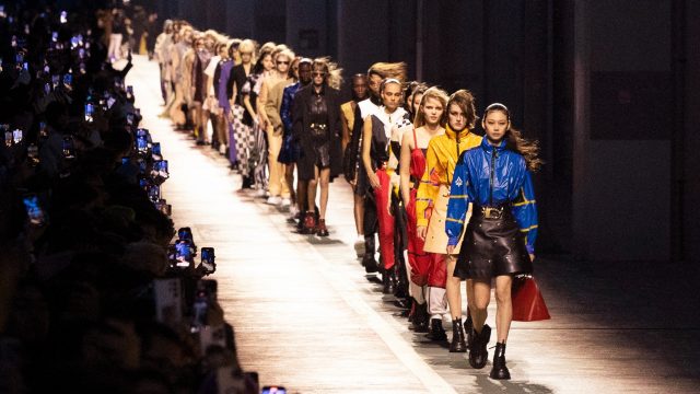 Louis Vuitton 將在上海舉行 2024 早秋時裝展！作為重新命名的「Voyager Shows」首場活動