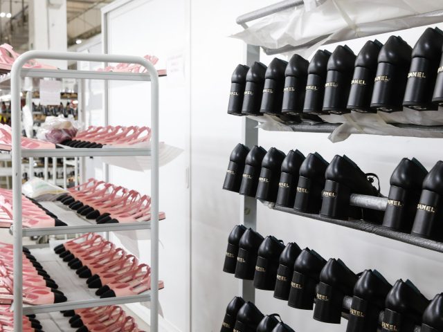 帶你走進Chanel旗下意大利製鞋工坊Roveda，見證經典slingback及ballerine鞋款誕生過程！