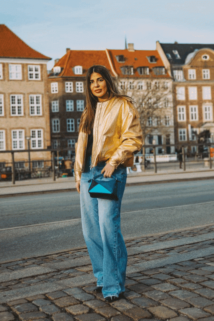 2024秋冬哥本哈根時裝週街拍｜鮮豔色彩、印花、有趣配飾⋯⋯時尚達人都在這樣穿！
