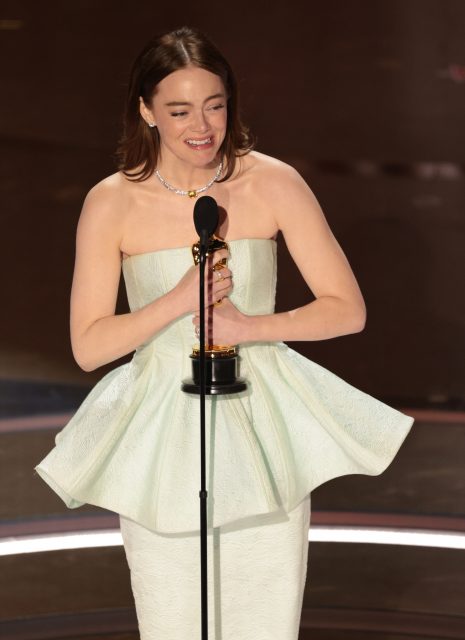 奧斯卡2024｜完整獲獎名單：《奧本海默Oppenheimer》以7項大獎成最大贏家，Emma Stone二奪影后！