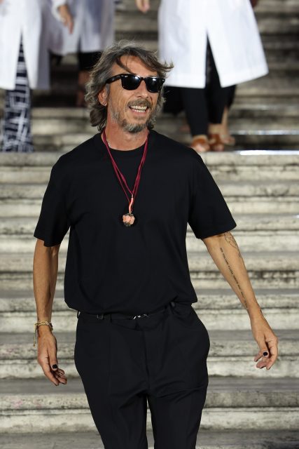 Pierpaolo Piccioli 辭任 Valentino：回顧這位設計師本人鮮明的造型與時尚風格