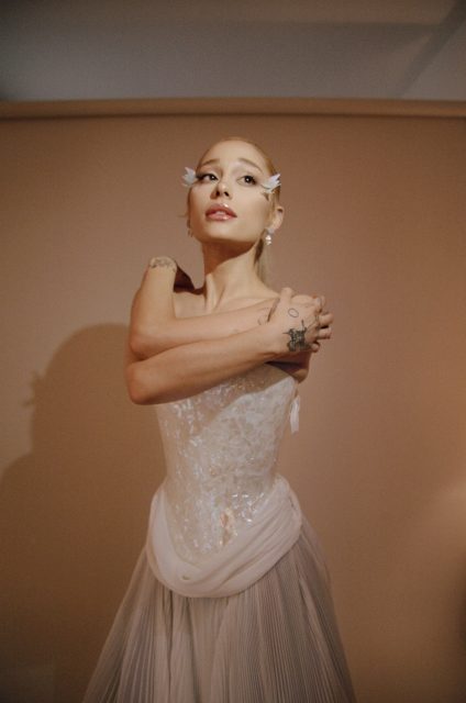 Ariana Grande’s 2024 Met Gala Beauty Is An Ode To Glinda The Good Witch, Of Course